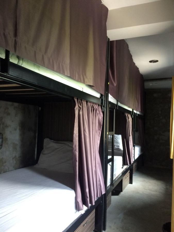 بانكوك Revolution Hostel Asoke المظهر الخارجي الصورة